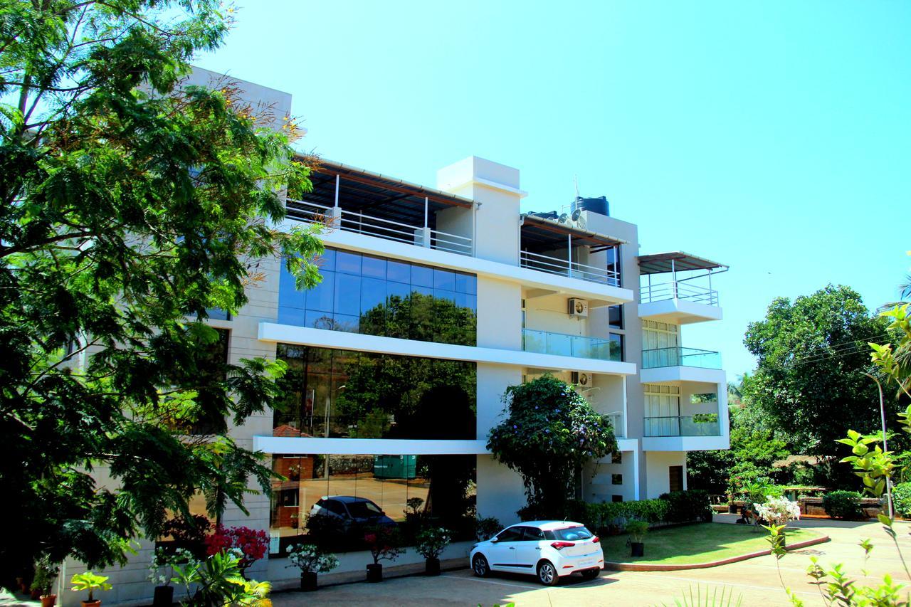 Hotel Sadhana Executive Dāpoli Kültér fotó